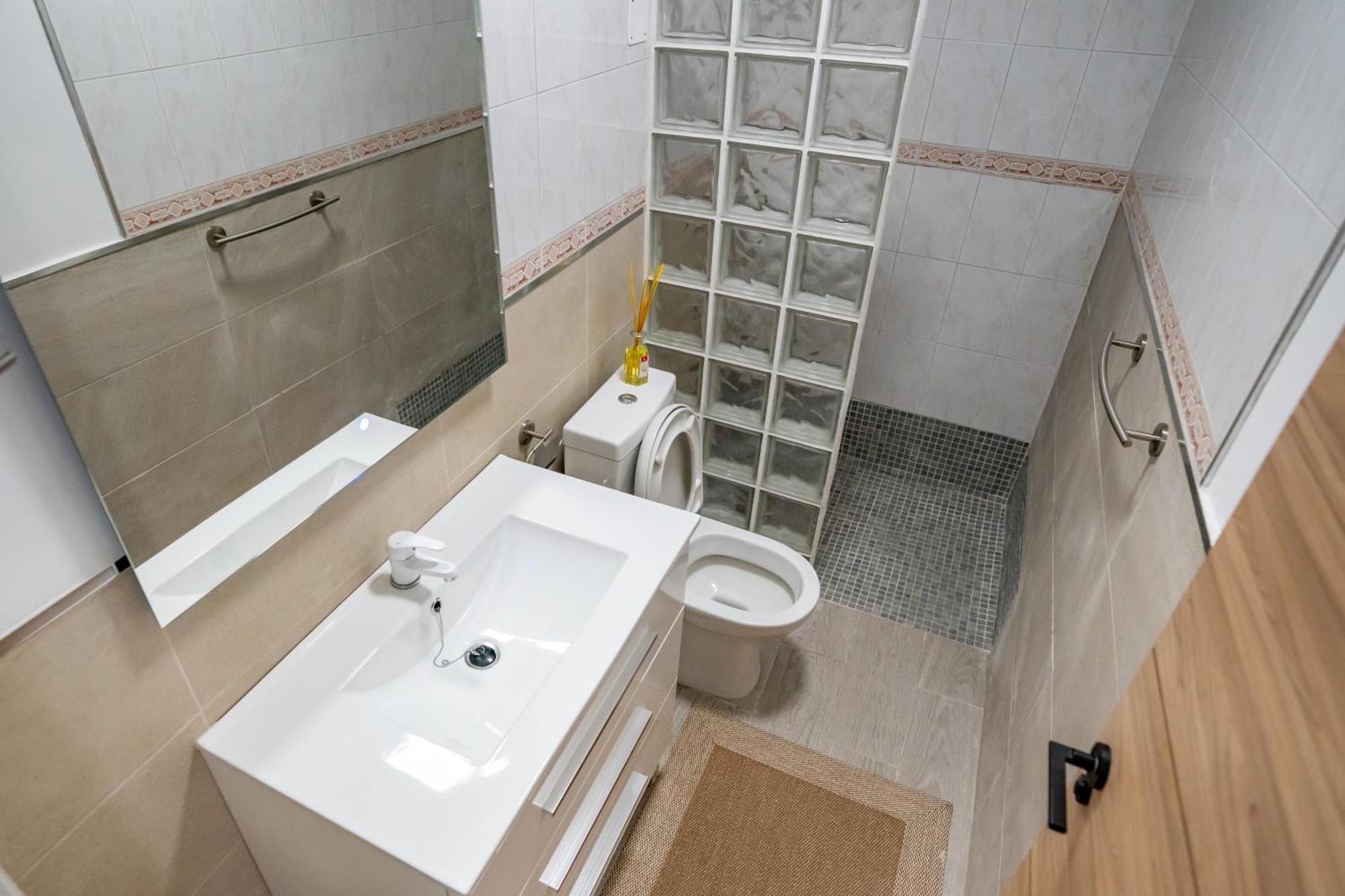 Casa Julio - Alcala Complete Coastal Retreat - Entire Apartment - 3 Min Walk From The Ocean - Shared Entrance With Host מראה חיצוני תמונה