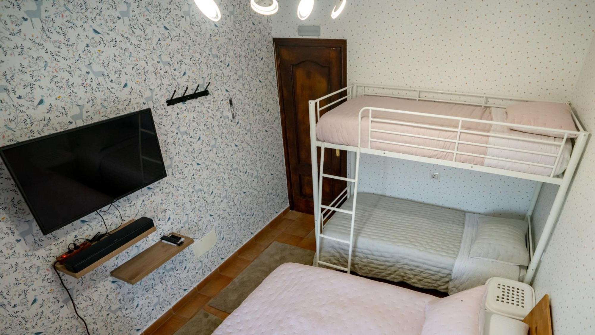 Casa Julio - Alcala Complete Coastal Retreat - Entire Apartment - 3 Min Walk From The Ocean - Shared Entrance With Host מראה חיצוני תמונה