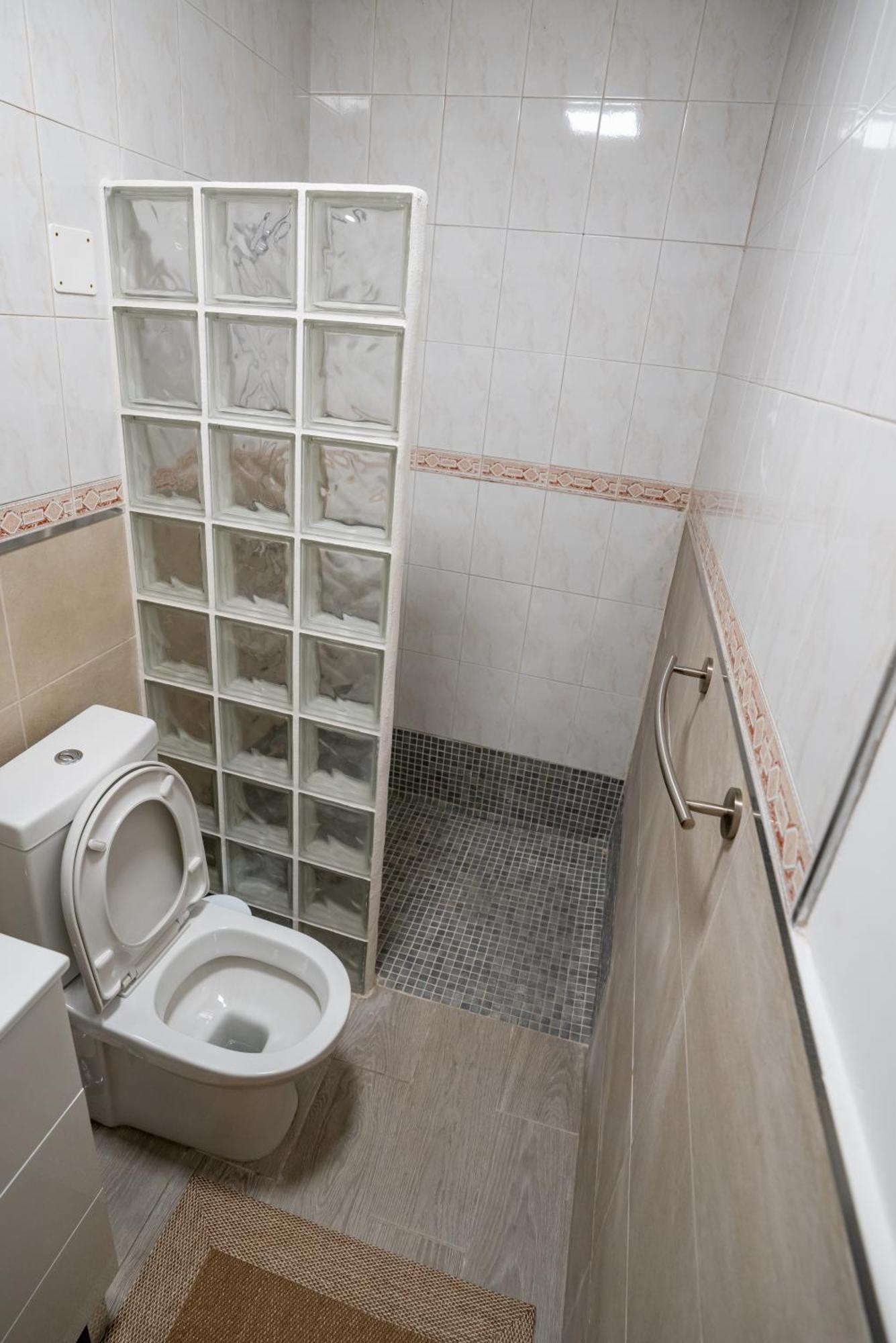 Casa Julio - Alcala Complete Coastal Retreat - Entire Apartment - 3 Min Walk From The Ocean - Shared Entrance With Host מראה חיצוני תמונה