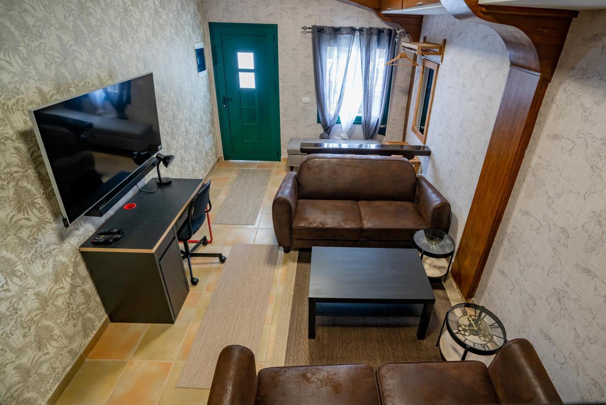 Casa Julio - Alcala Complete Coastal Retreat - Entire Apartment - 3 Min Walk From The Ocean - Shared Entrance With Host מראה חיצוני תמונה